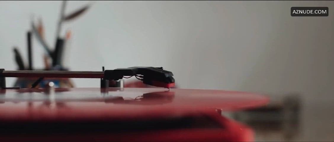 Jimena Pederiva in a nude scene from No eres tú, soy yo