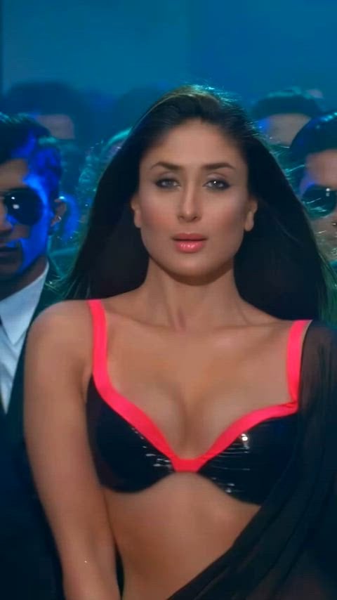 Kareena Kapoor sizzles in a hot nude scene that will leave you breathless