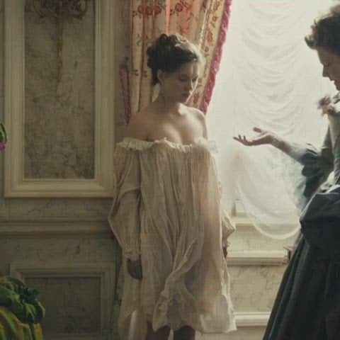 Léa Seydoux in a nude scene from Farewell, My Queen 2012