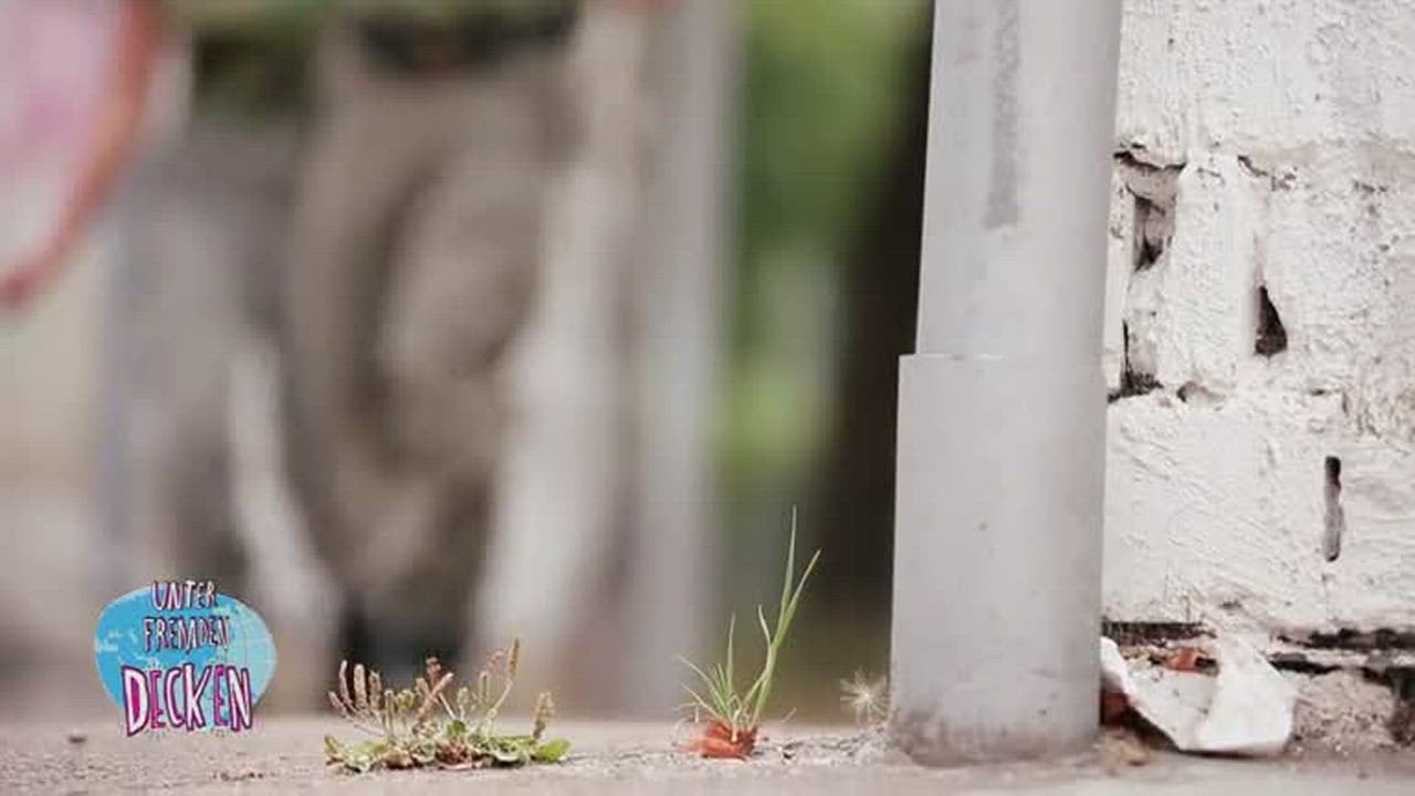 Leila Lowfire’s nude scene in Unter Fremden Decken (2014)