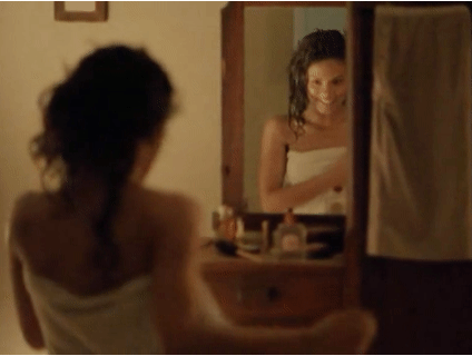 Lidiane Lisboa in a nude scene from Ninguem Ama Ninguem… Por Mais de Dois Anos (2015)