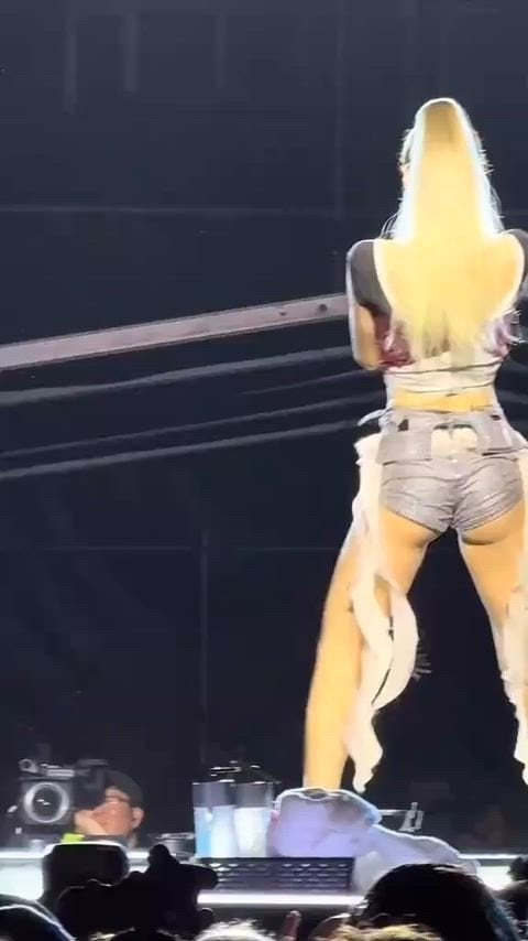 Lisa’s Sexy Ass Steals the Spotlight in This Hot Clip