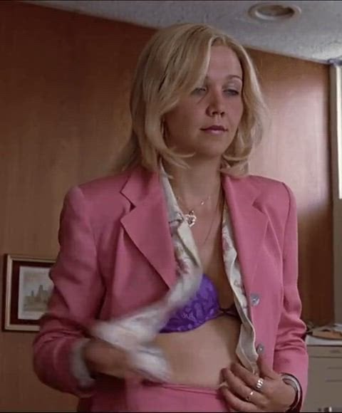 Maggie Gyllenhaal’s nude scene in Sherrybaby (2006)