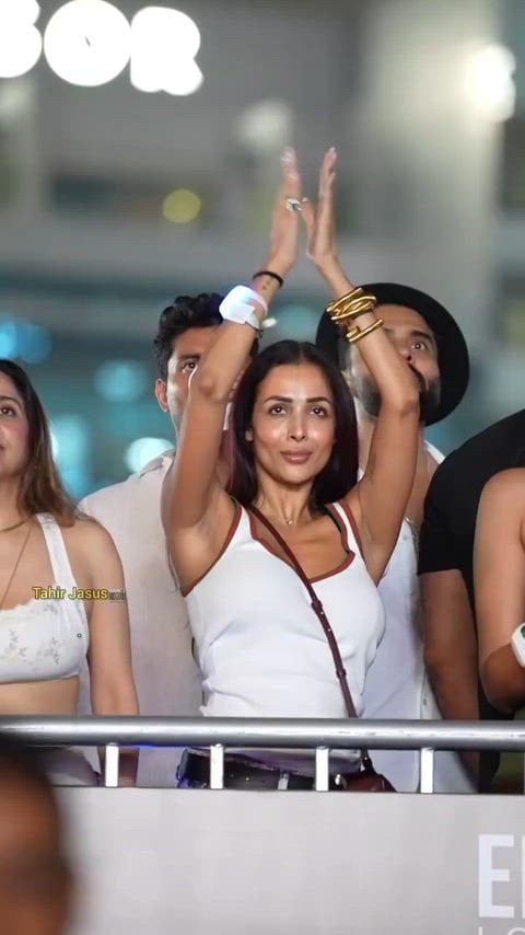 Malaika Arora in a sizzling sexy nude scene that’s too hot to miss!