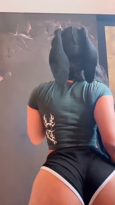 Megan Thee Stallion’s Sexy Ass Steals the Spotlight in This Hot Clip