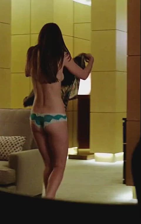 Melissa Benoist’s Sexy Ass Steals the Spotlight in New Revealing Video