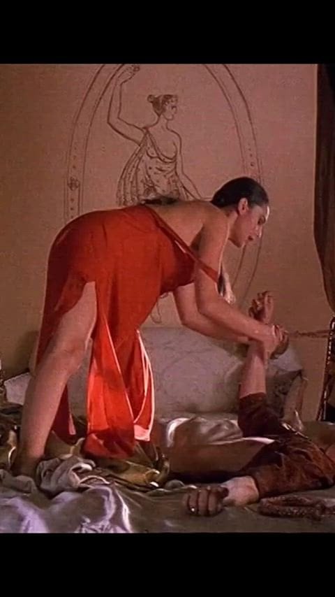 Monica Bellucci’s Sultry Performance in Ostinato Destino (1992)