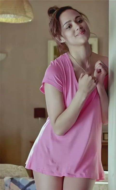 Nathalie Emmanuel’s Sexy Booty Showcase