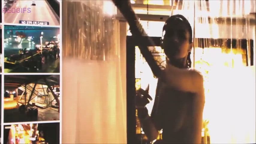 Paula Patton in a hot nude scene from the PG-13 movie Déjà Vu (2006)