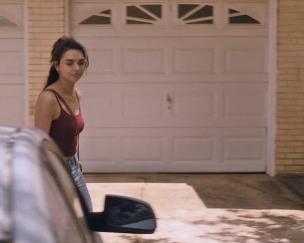 Paulina Chávez’s Hot Ass Steals the Show in Landman