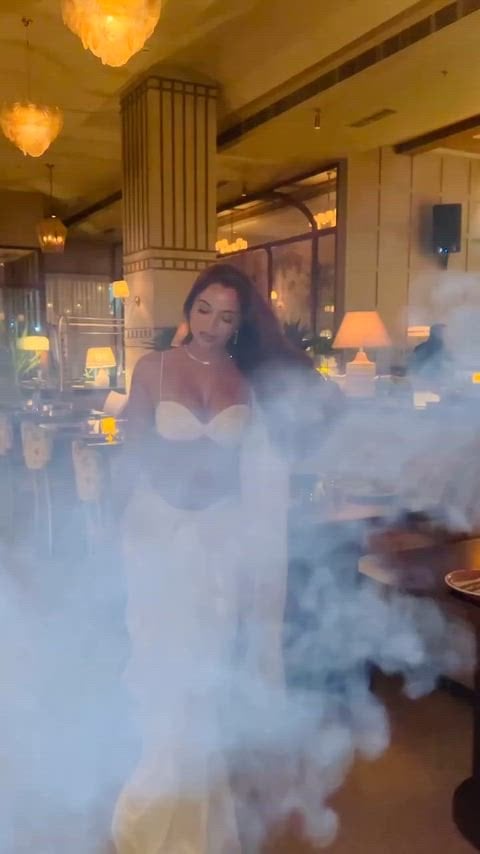 Pooja Bhalekar’s sexy appearance in her latest Instagram video