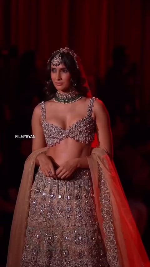 Pragya Kapoor’s Hot and Sexy Nude Scene Unveiled