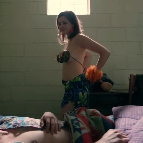 Rachel Rosenstein in ‘Shameless’ Nude Pussy Reveal Video