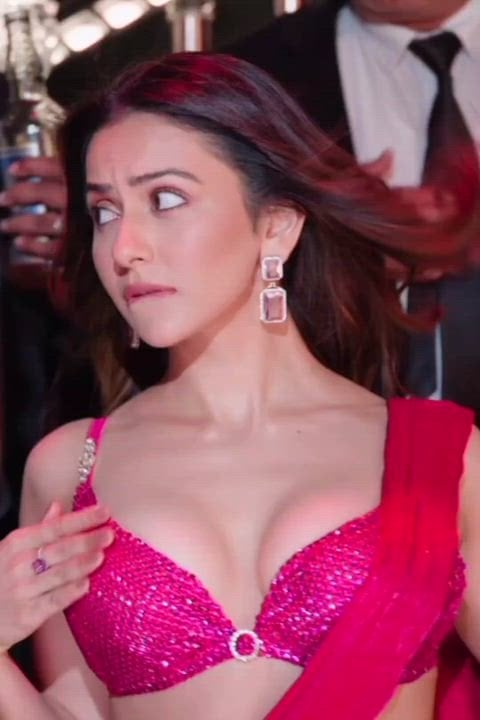 Rakul Preet Singh’s Hot and Sexy Looks