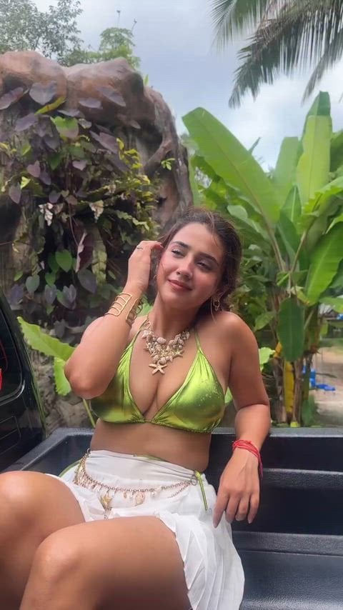 Roshni Walia’s steamy nude scene that will leave you breathless