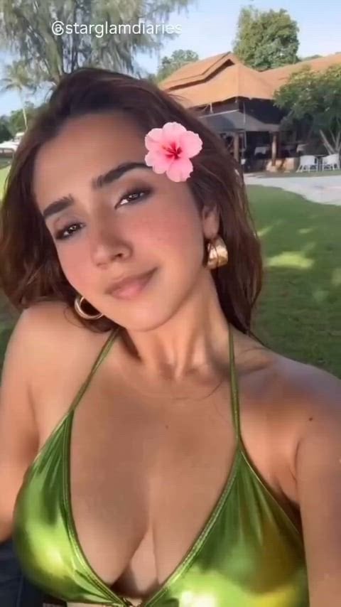 Roshni Walia’s sultry nude scene in her latest hot film