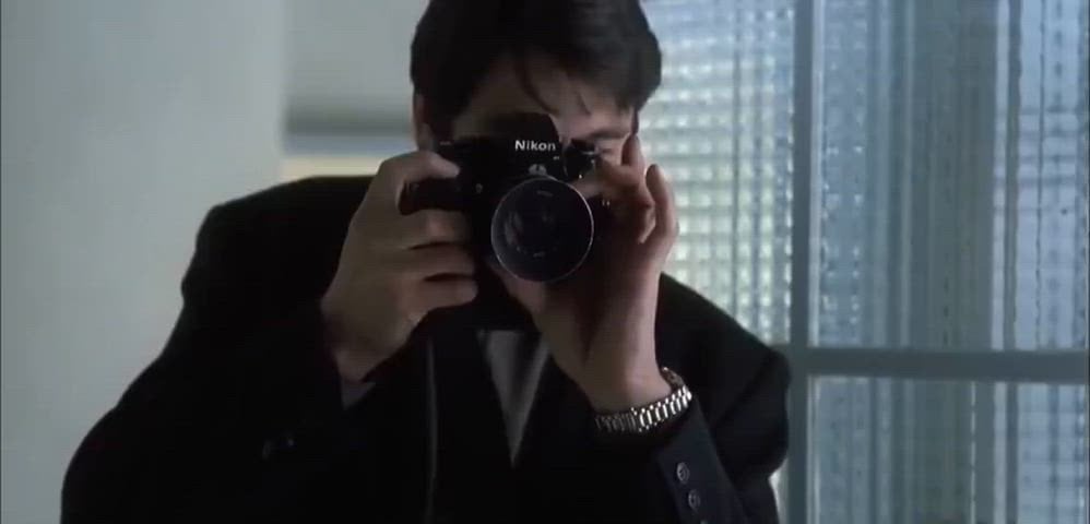 Ruth Gabriel sizzles in a steamy sex scene in Días contados (1994)