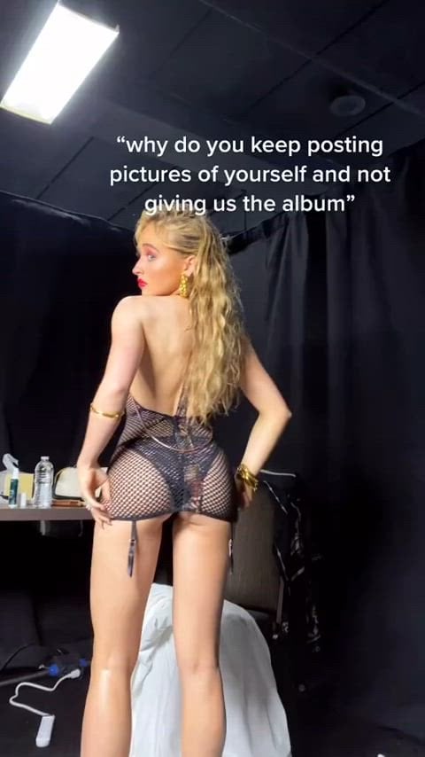 Sabrina Carpenter’s Hot and Sexy Ass Steals the Show