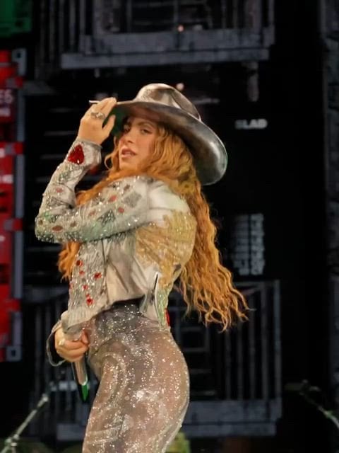 Shakira’s Hot Ass Steals the Show in This Sultry Clip