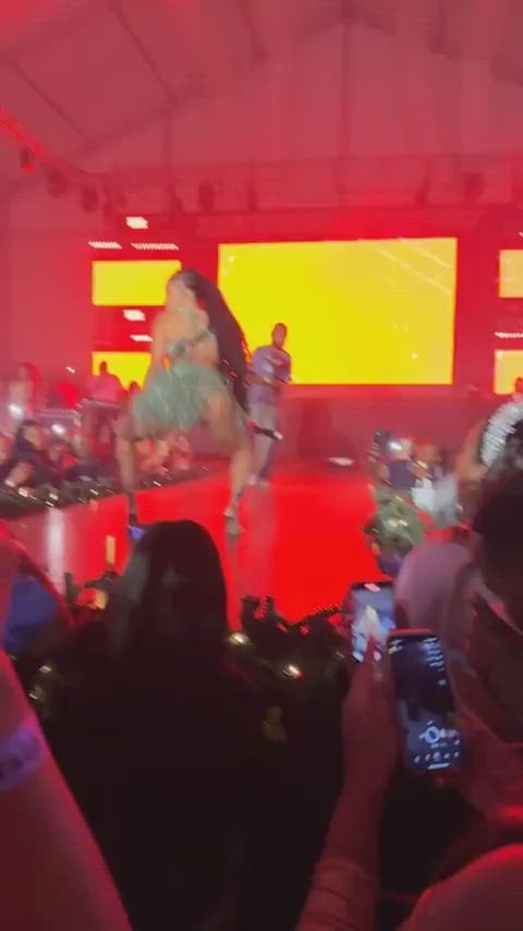 Shenseea Turns Up the Heat in This Sultry Gone Wild Moment