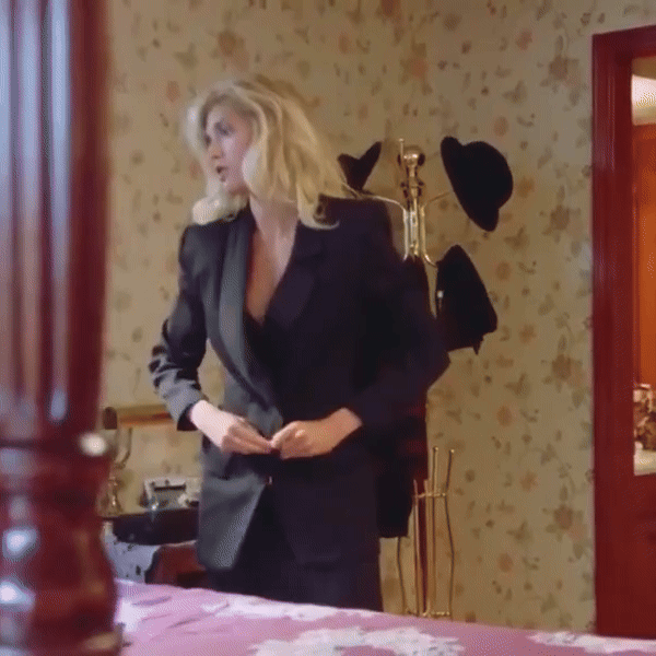 Tai Collins showcases a nude scene in Enemy Gold (1993)