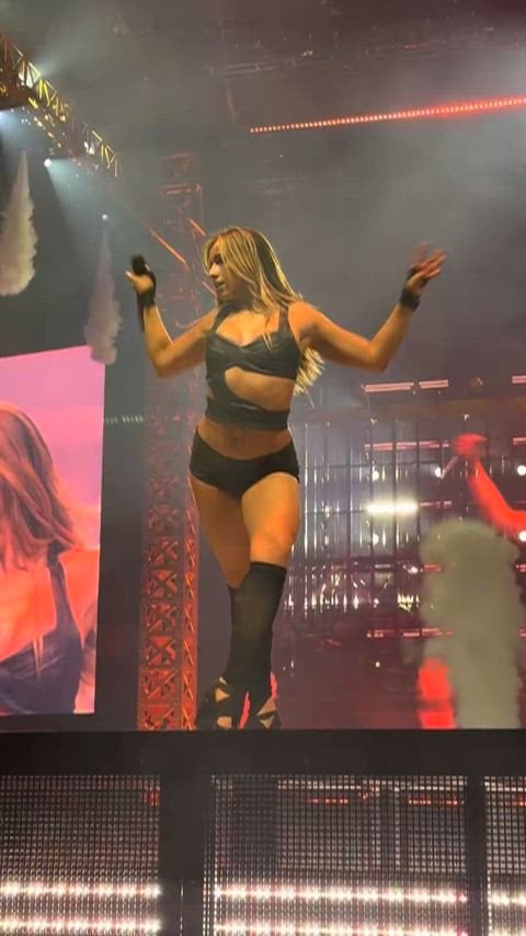 Tate McRae’s Hot Butt Steals the Spotlight in This Sexy Clip