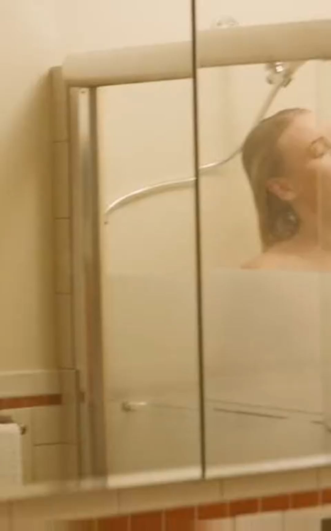 Yvonne Strahovski’s steamy nude scene in Manhattan Night (2016)