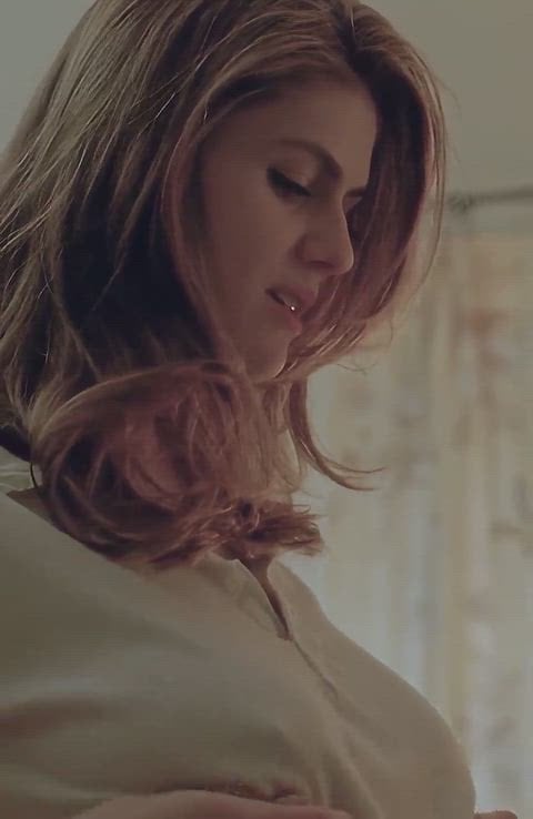 Alexandra Daddario’s Intense Nude Scene in True Detective 2014