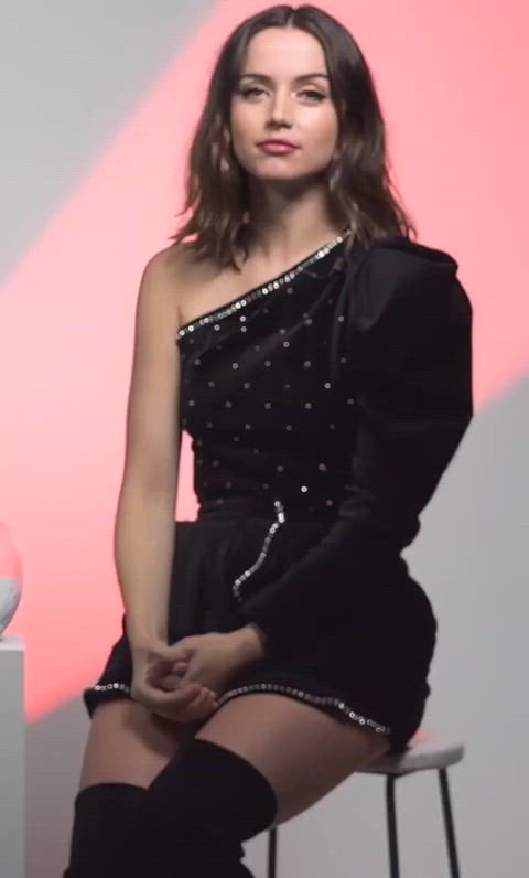 Ana de Armas Goes Wild in a Steamy, Sexy Showcase