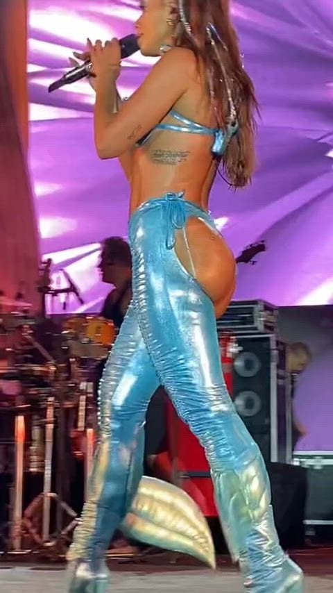 Anitta’s Hot Butt Shines in This Sultry Showcase