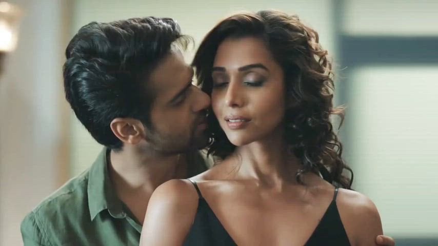 Anupriya Goenka’s Hot Nude Scene in Steamy Movie Moments