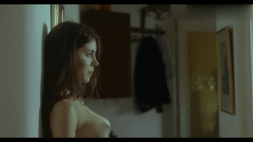 Aya Wolf’s nude scene in Mia (2017)