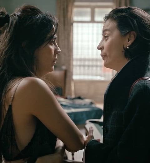 Cassandra Ciangherotti in a nude scene from Las Locuras (2025)