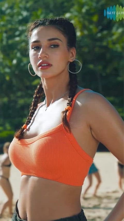 Disha’s Hot and Sexy Looks Revealed