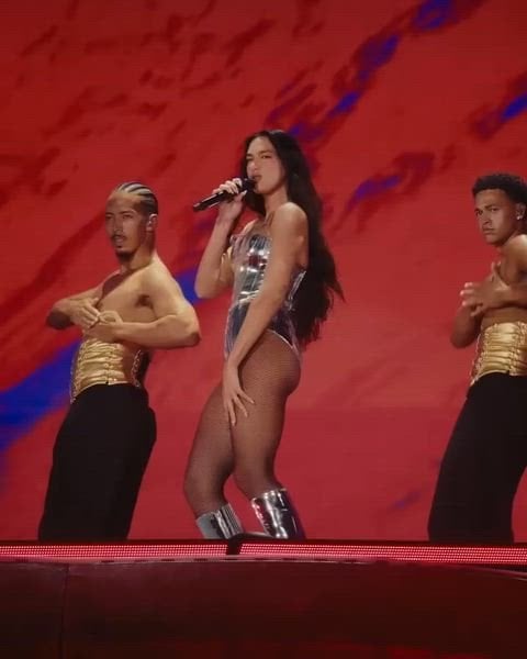 Dua Lipa’s Hot Booty Steals the Spotlight