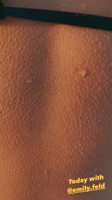 Emily Feld’s Hot and Sexy Ass Steals the Spotlight