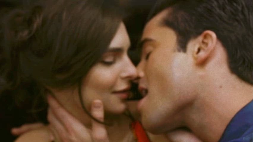 Emily Ratajkowski’s Passionate Sex Scene