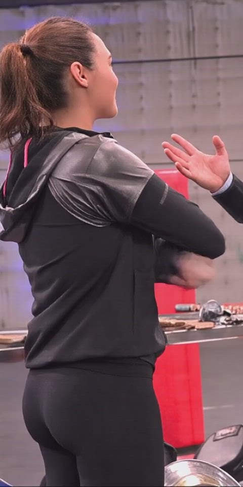 Gal Gadot’s Hot and Steamy Butt Reveal