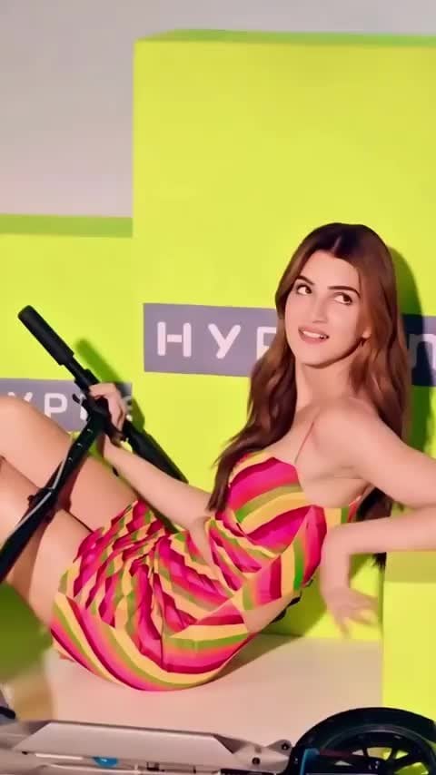 Hot and Sexy Kriti Sanon in Revealing Outfit