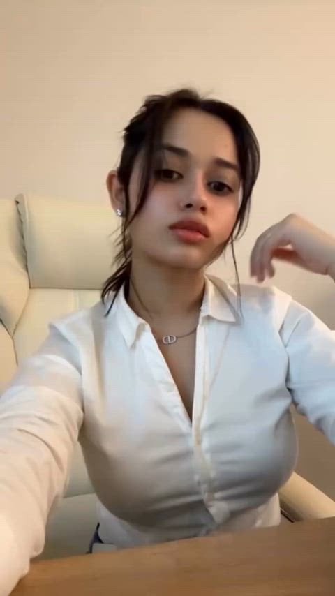 Hot and Sexy Looks from Jannat Zubair