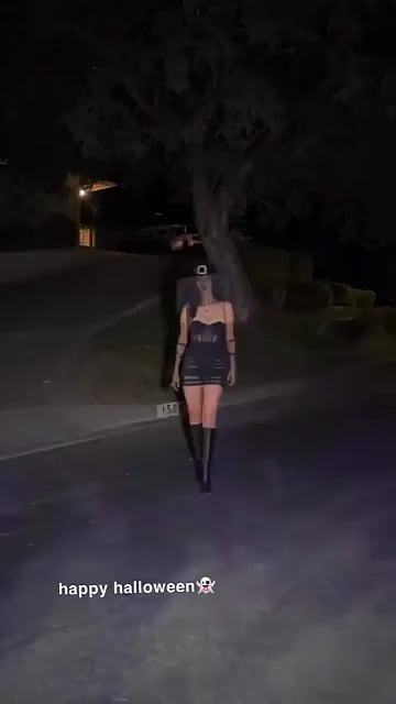 Hot and Sexy Victoria Justice Shows Off Her Stunning Look