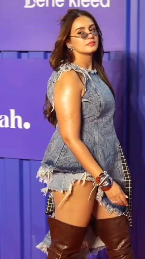 Huma Qureshi’s Hot and Sexy Looks