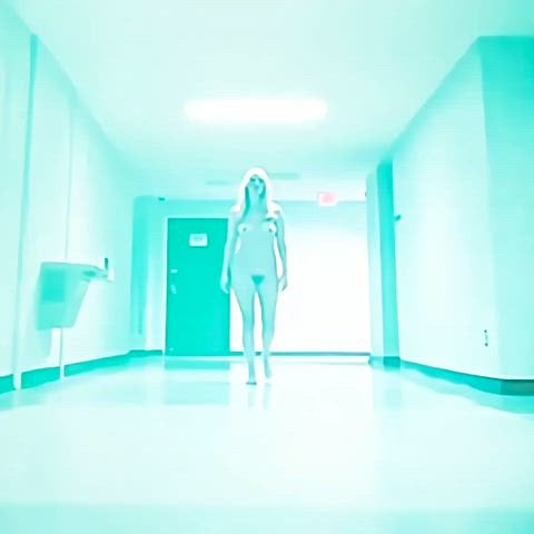 Jennifer Lawrence in a steamy nude scene from Die My Love (2025)