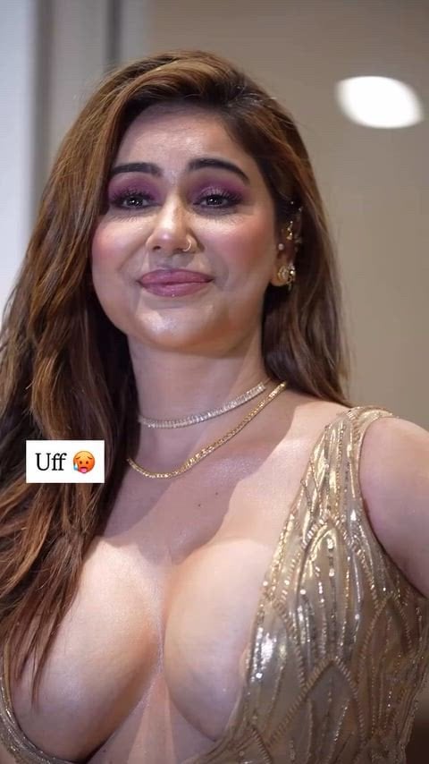 Kangana Sharma’s Hot Appearance at the Event