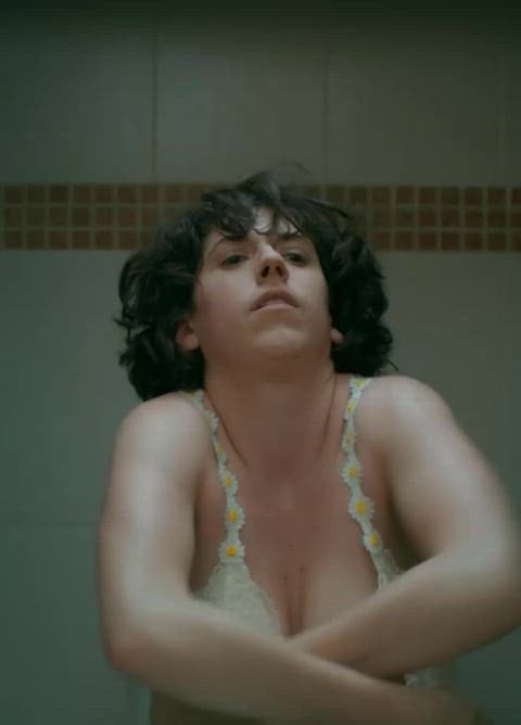 Lucia Uribe in Unstoppable features a nude sex scene.