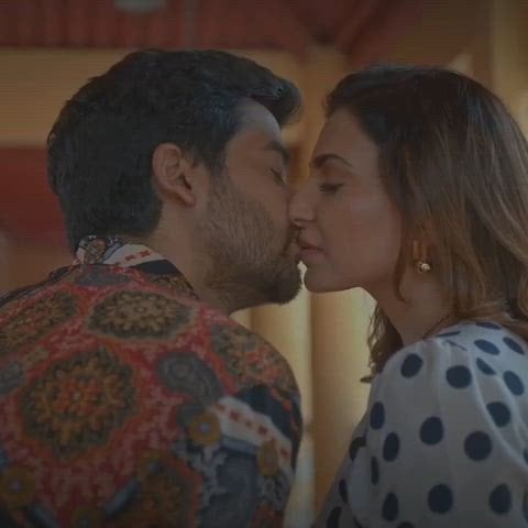 Navina Bole’s sexy nude scene in the spotlight