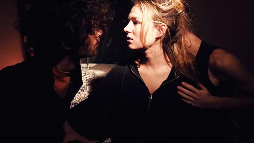 Polly Powder’s Steamy Nude Scene in Kaet (2018)