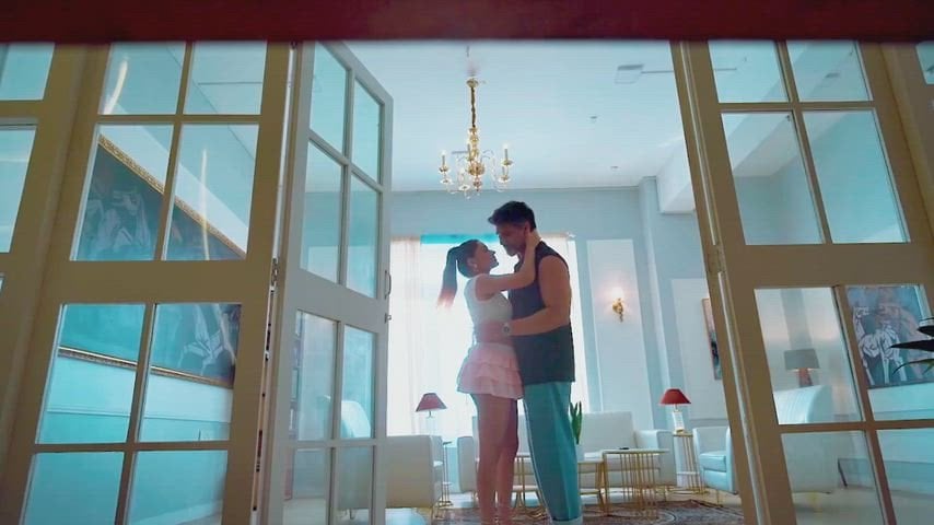 Simran Kaur sizzles in a hot nude scene