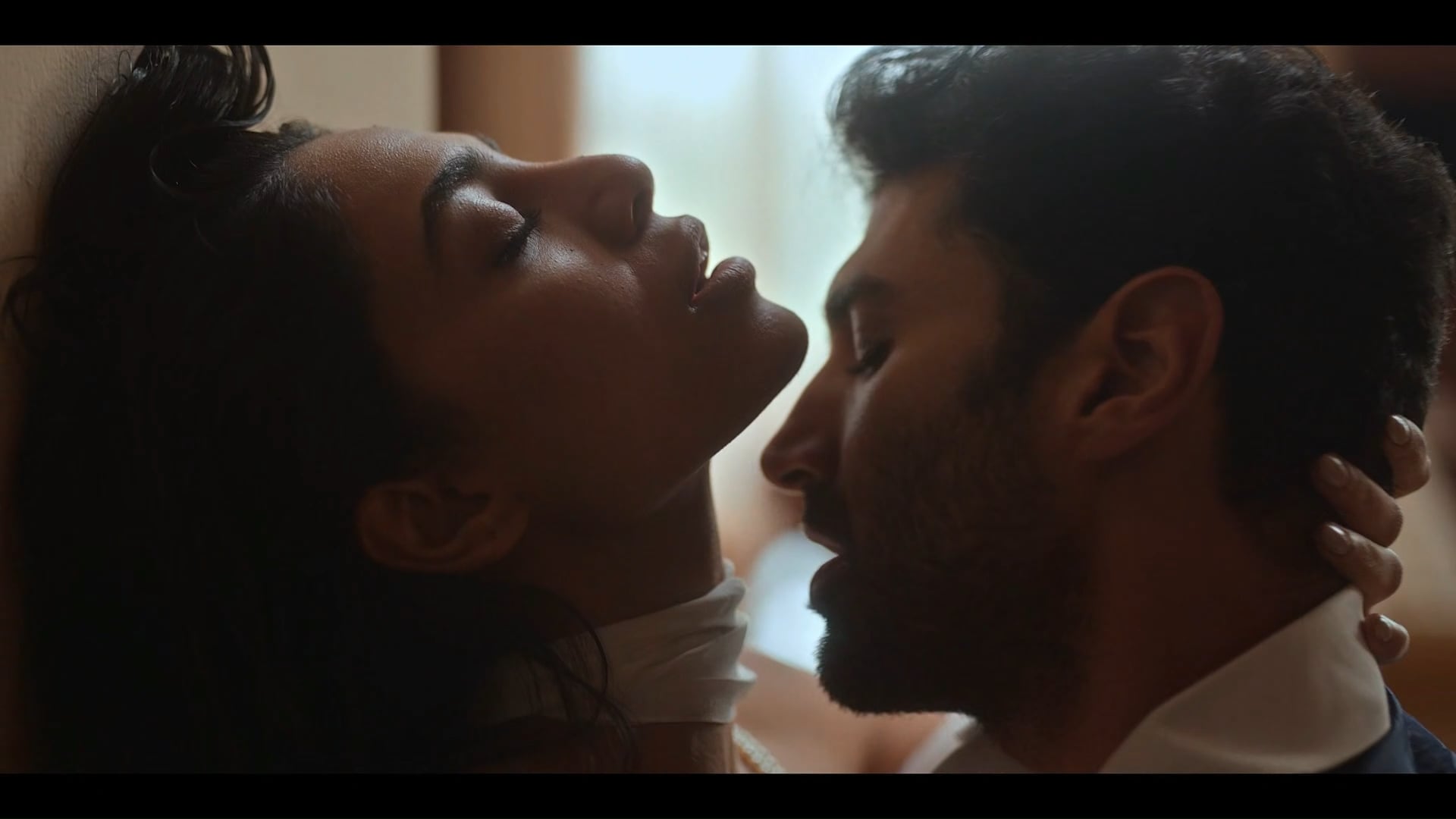 Sobhita Dhulipala in a hot and sexy scene from The Night Manager