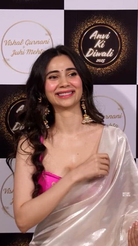 Zara Khan’s Hot Instagram Video